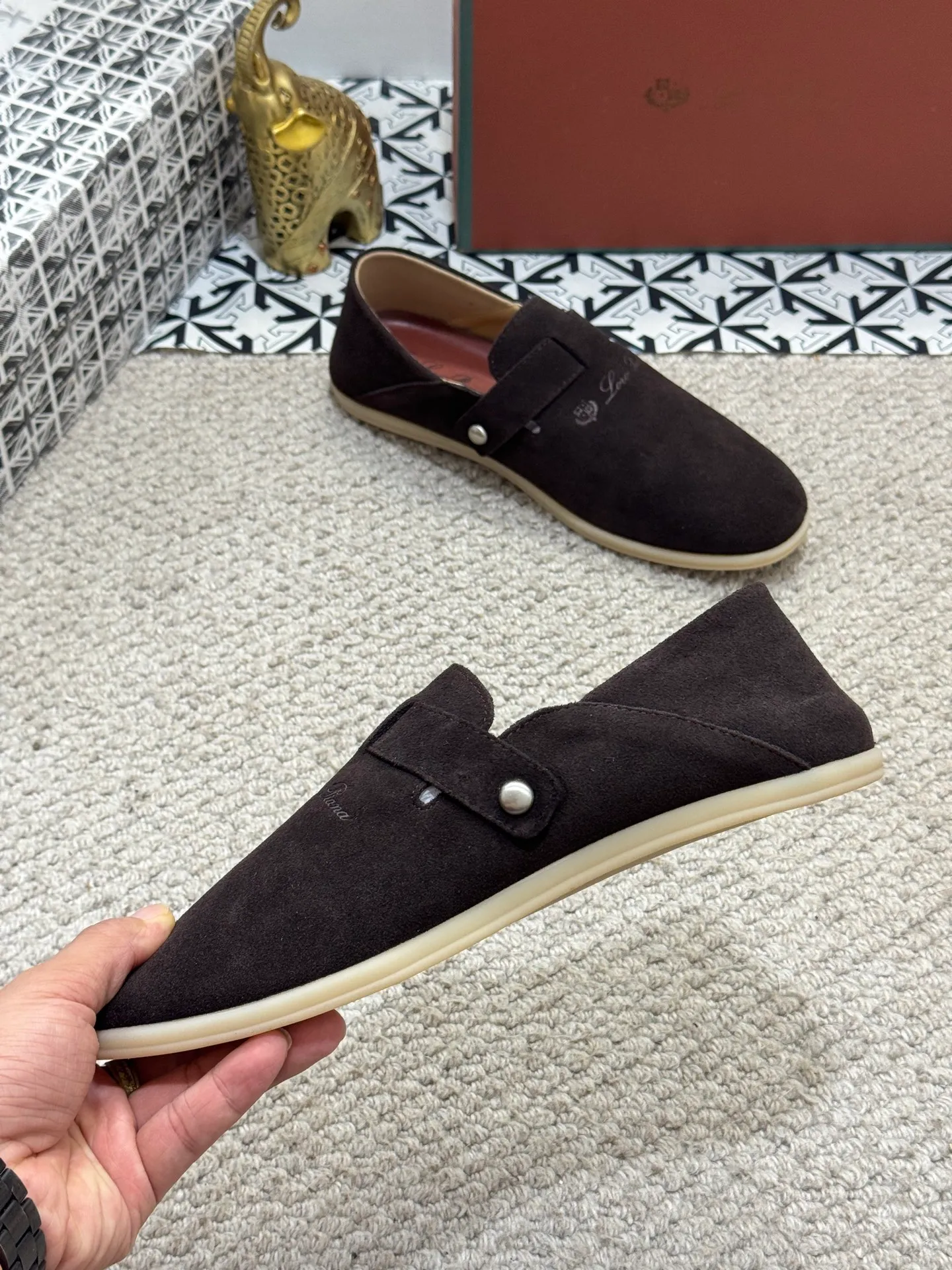 Men's men's shoes 💰420 [New style] 🍓🍓Loro Piana - LP's new moccasin shoes are made of water-repellent treated suede uppers with rubber soles, a classic. The complex craftsmanship and meticulous structure make the shoes light and soft, allowing you to walk comfortably and freely. Perfect for wearing at the beach or out in the water during the summer. Size: 38-44 (45 customized